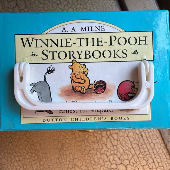 Winnie-the-Pooh Story Box Set - Picture 2 of 4